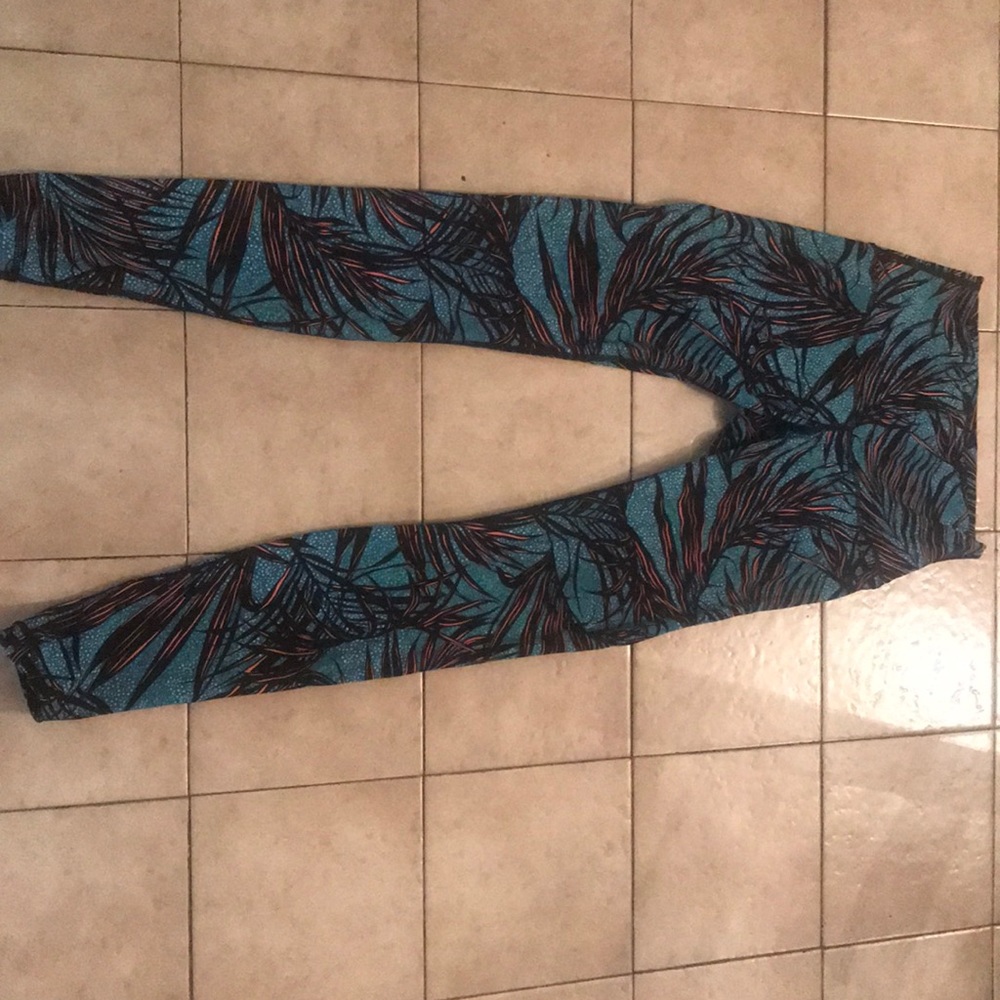 Lulu yoga pants